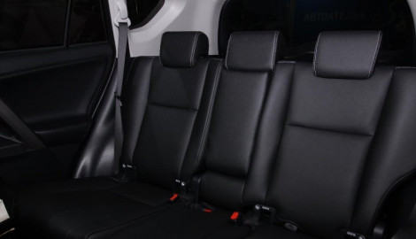 Перетяжка сидений Toyota Rav4